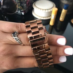 ROSE GOLD MICHAEL KORS WATCH